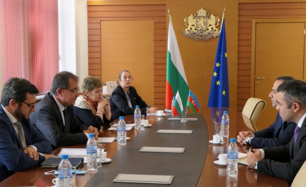 Очаквам България и Азербайджан да разширят сътрудничеството си в областта