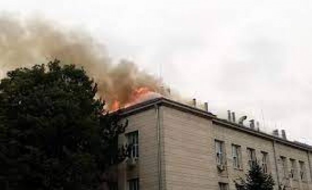 Евакуираха 1500 души при пожара в Медицинския университет в Плевен