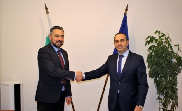 Министърът на енергетиката Андрей Живков проведе работна среща с извънредния