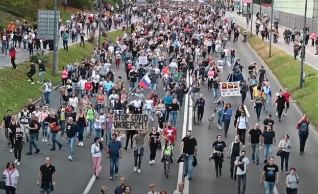 В Словения протестират срещу здравната COVID политика (видео)