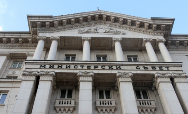 Премиерът Стефан Янев и представители на на ръководството на Националното