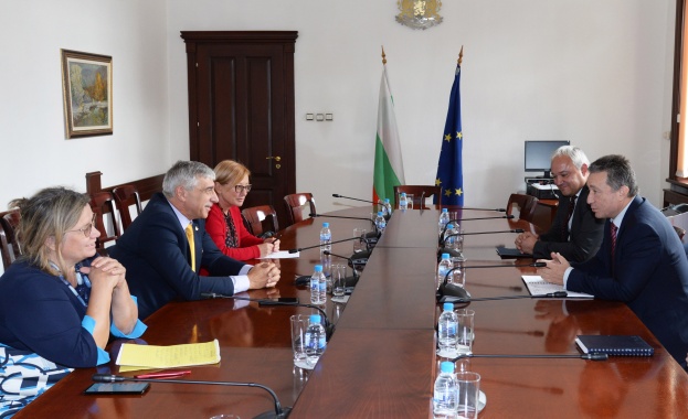 Министърът на правосъдието проф Янаки Стоилов и заместник министър Иван Демерджиев