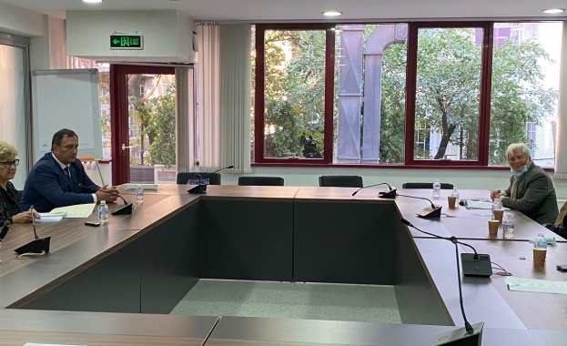 Ще положим всички усилия да се завърши пътят Загражден