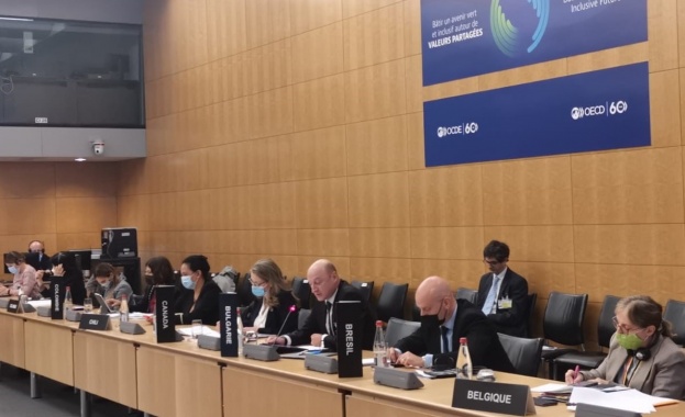 Министърът на финансите Валери Белчев и заместник министър Моника Димитрова Бийчър участваха