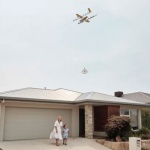  Дронове взимат стоките директно от покрива на магазина