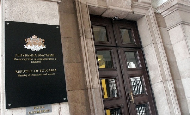 Най голяма потребност от размествания има в учебните програми по български