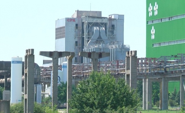 Най големият завод за производство на целулоза у нас спира дейността