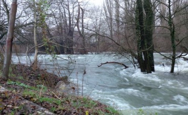 Местната река в карловското село Богдан е излязла от коритото