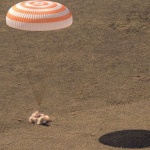 Първият филмов екип в Космоса се завърна успешно на Земята