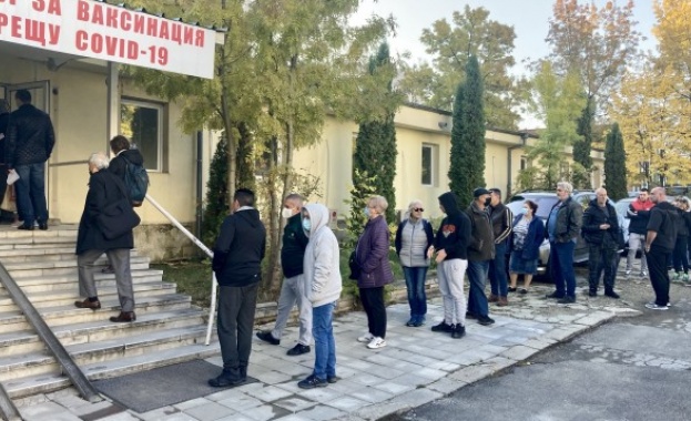 От лечебното заведение припомнят че поставят и трета игла Опашка