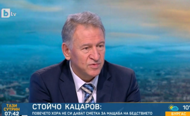 Стойчо Кацаров: Ако не пречупим вълната, след 10-15 дни ще имаме огромен проблем с осигуряване на легла в болниците 
