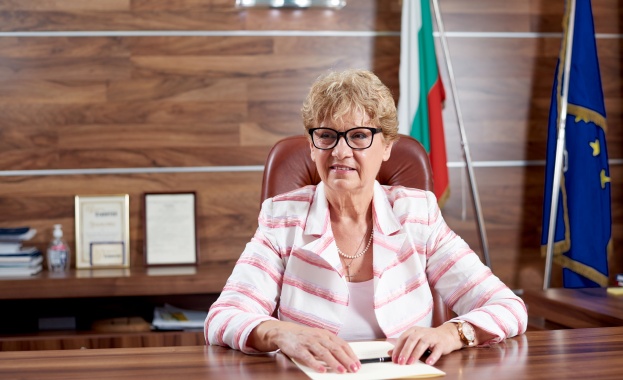  Министър Комитова: Няма да спрем с обновяването на сградния фонд на България