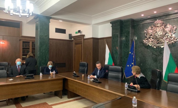 Министърът на правосъдието проф Янаки Стоилов и заместник министрите Юлия Ковачева