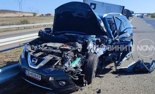 Инцидентът наложи временно затваряне на едната лента за движение Камион