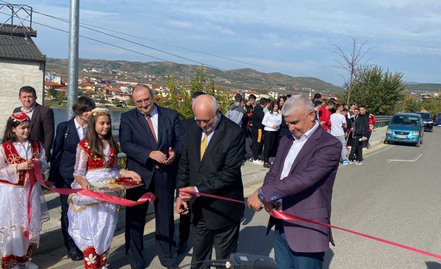 От днес централната алея в градския парк на Белш Албания
