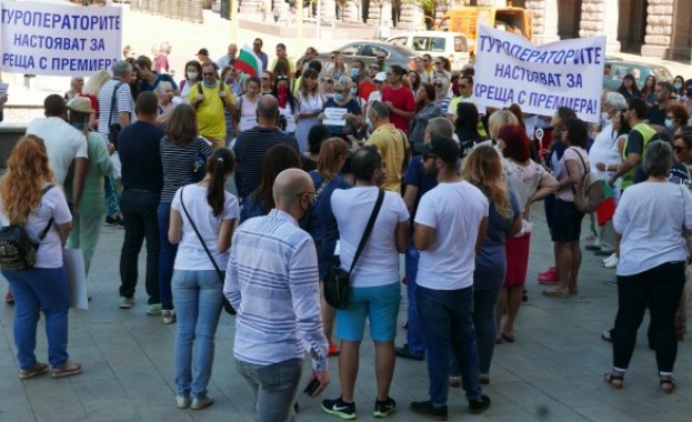 Туроператори излизат на протест в София