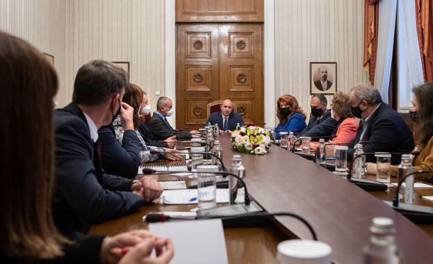 За конструктивен диалог между магистър фармацевтите и отговорните институции както и