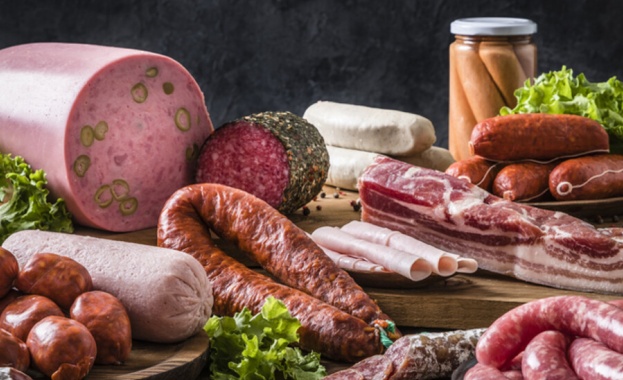 Пристрастеността към месото особено към червеното и обработеното като наденички