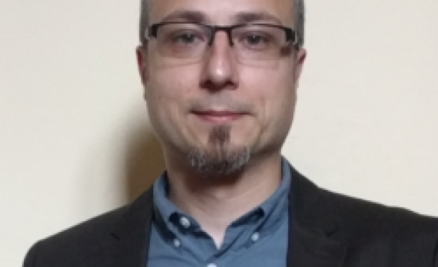 Д р Красен Ангелов е доцент към Техническия университет в Габрово