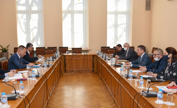 Министерство на транспорта информационните технологии и съобщенията и Транспортната общност