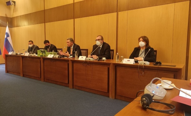 Днес в резиденция Бояна министърът на здравеопазването д р Стойчо Кацаров