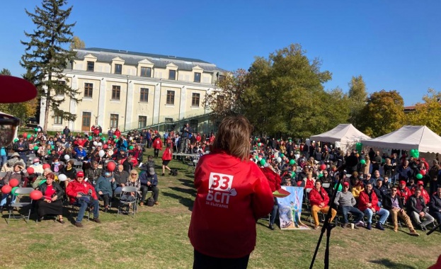 Планът за първите 100 дни е работещият възможният и спасителният