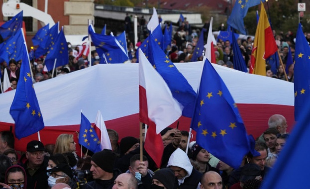 Полша трябва да прекрати дейността на дисциплинарната си камара ако