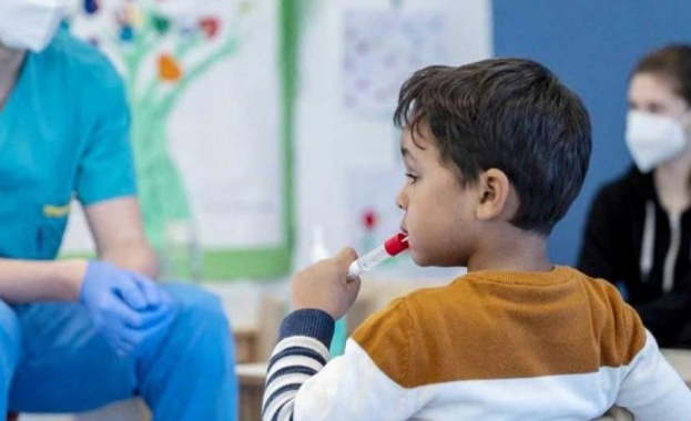 Просветното министерство ще даде от своя бюджет 12 милиона и