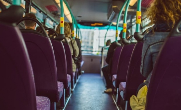 Шофьор на автобус: Нужен е инструктаж на пътниците как се действа в аварийна ситуация