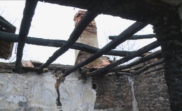 Мъж с психични проблеми през нощта в събота срещу неделя