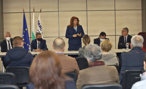 България има достатъчно финансови ресурси но те не се разпределят