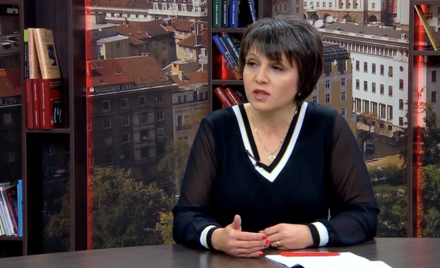 В следващите три месеца имаме струпване на кризи и нужда