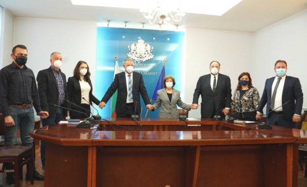 Ситуацията е критична изправени сме пред огромна заплаха и за