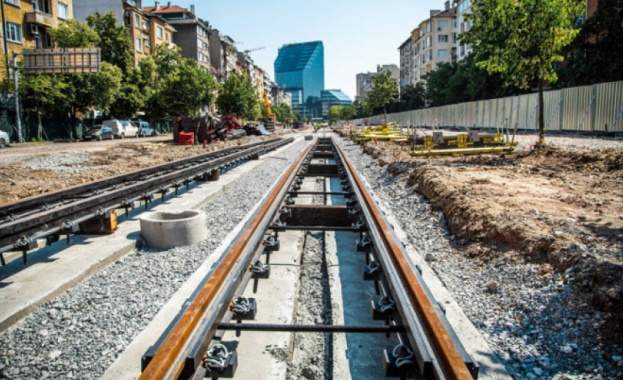 Ремонтът на трасето на трамвай №5 по и около пл