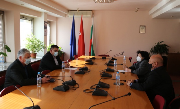 БСП подписа споразумение с ПП ОБТ Български Лейбъристи за