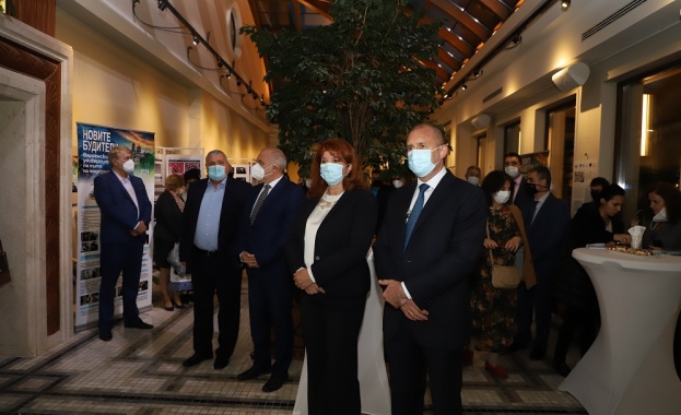 Президентът Румен Радев и вицепрезидентът Илияна Йотова се срещнаха с