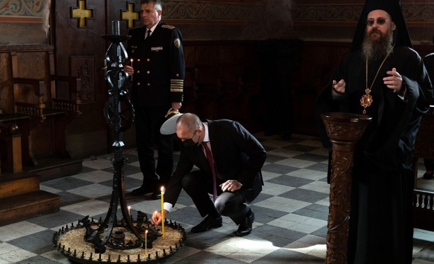 Почитаме скъпите ни покойници и загиналите в редовете на българската