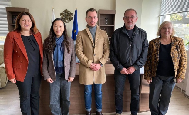 Обсъдени бяха възможности за стажантски програми с Габровския университет и