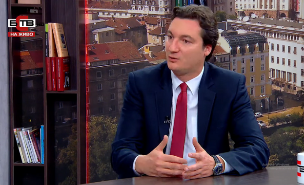 Следя обстановката Има много предизвикателства Тази пандемия е един тежък