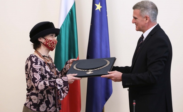 Проф Надежда Драгова е един истински български будител Днес изразяваме