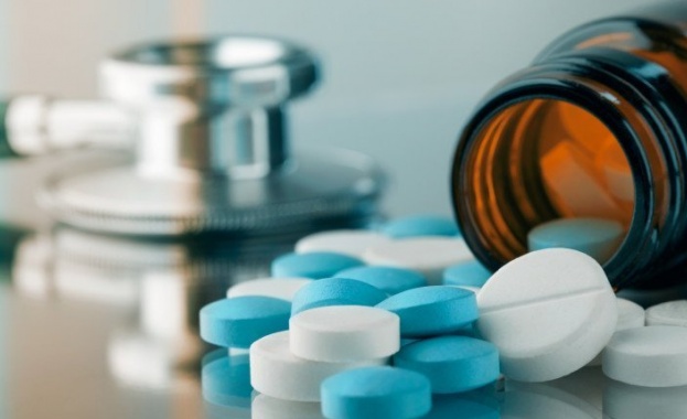 Митнически служители задържаха близо 3 млн таблетки лекарствени продукти при