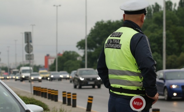 Над 80 акта и 240 фиша са съставени за ден от полицията за нарушения по пътищата