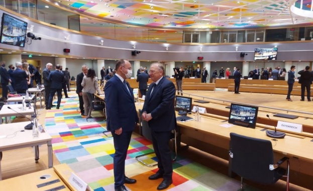Министър Стоев: Ситуацията в региона на Западните Балкани е обезпокоителна