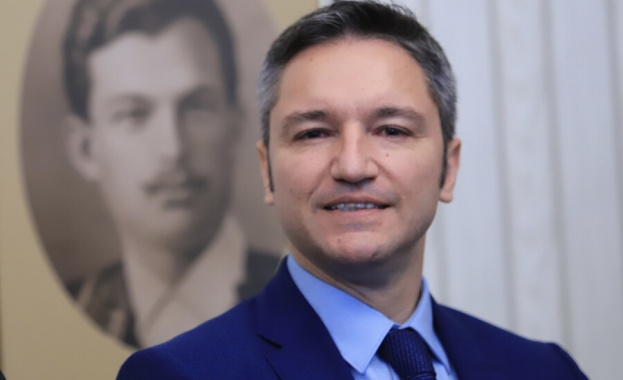 Кристиан Вигенин обяви че се оттегля като председател на Националния