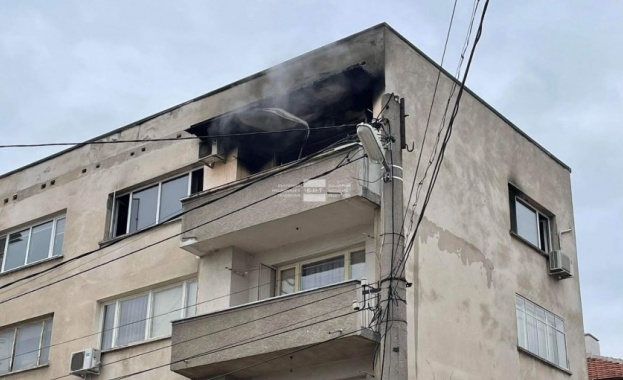 Пожар избухна в апартамент на третия етаж на ул Васил