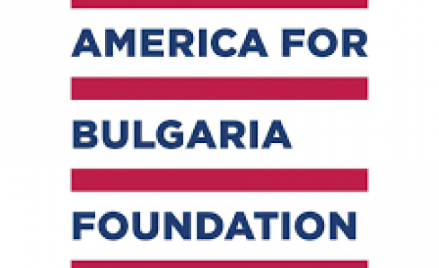 От 67 депутати на Продължаваме промяната 43 са свързани с