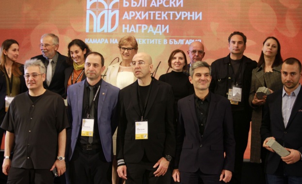 Останете в България не отивайте в другите държави Това е