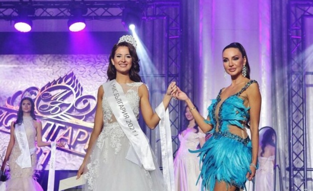 На бляскава церемония вчера бе избрана новата Мис България 2021.
17-годишната