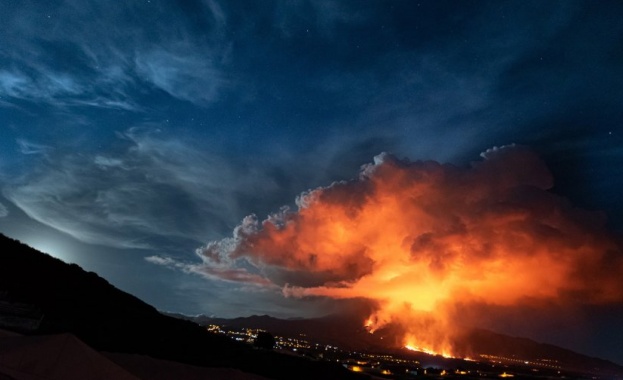 Локдаун в Ла Палма заради опасните изпарения от изригналия вулкан