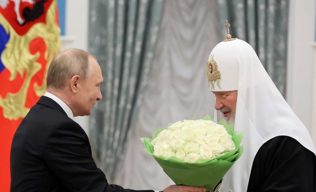 Президентът на Русия В. В. Путин награди Светейшия Патриарх Кирил с орден „Свети апостол Андрей Първозвани“